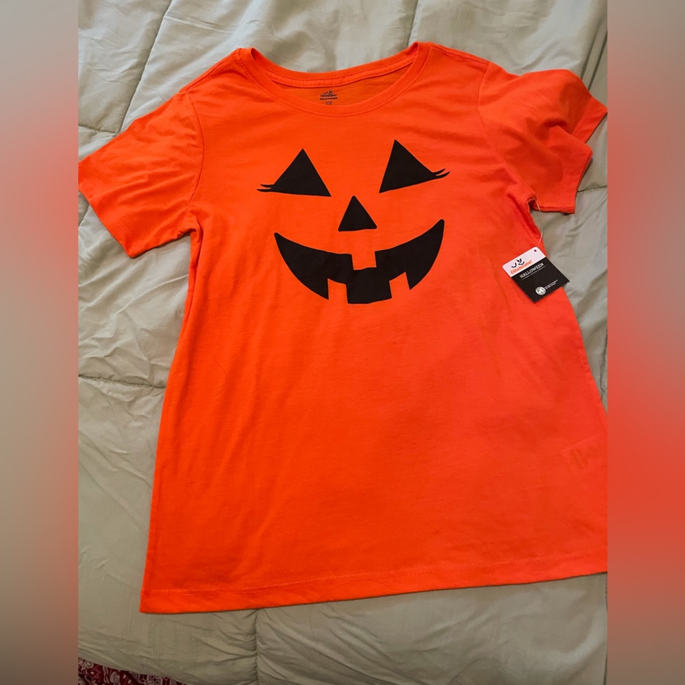 3/$5 🎃Halloween pumpkin tee NWT